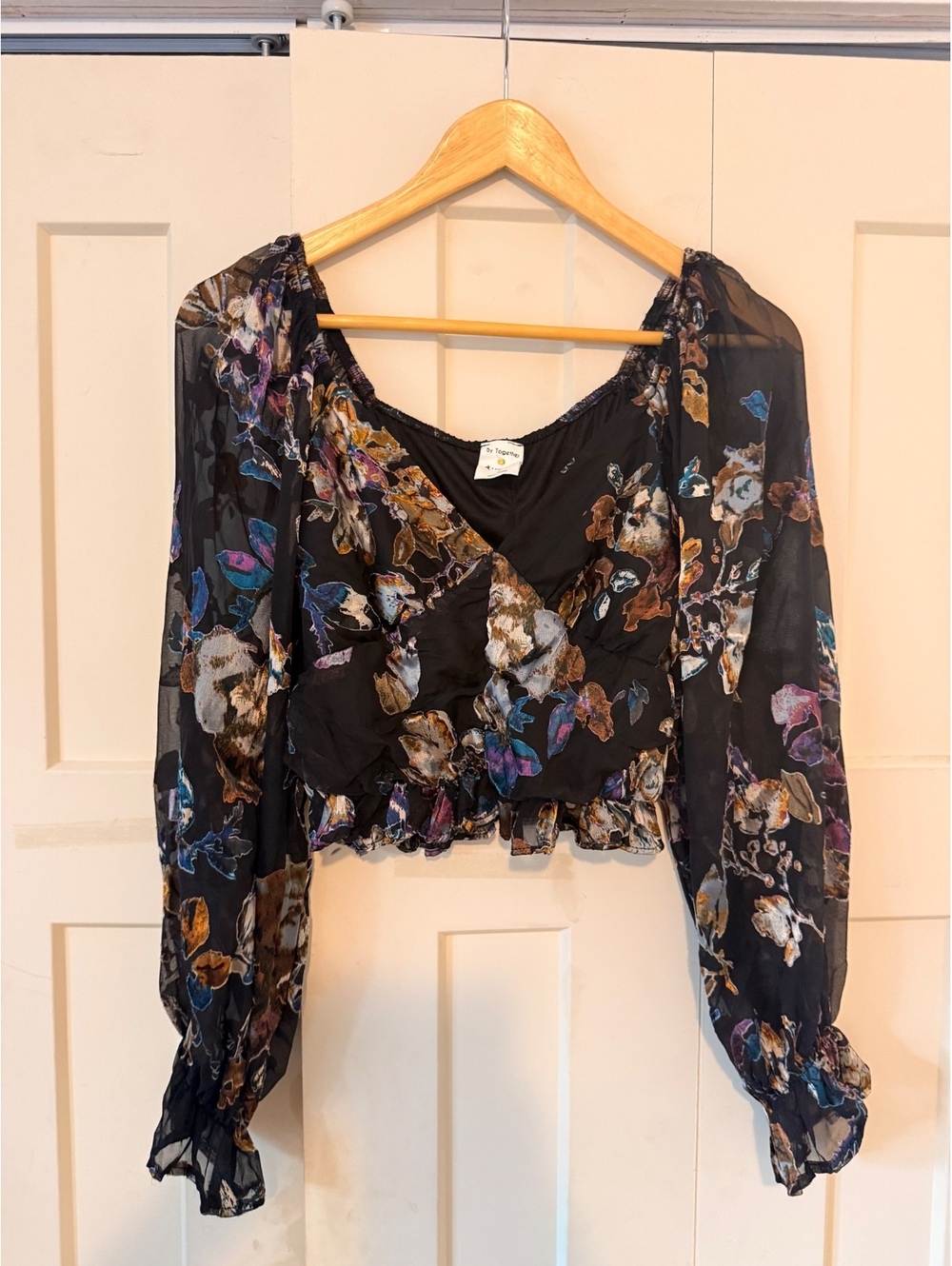 By Together floral crop top size small long sleeve cute